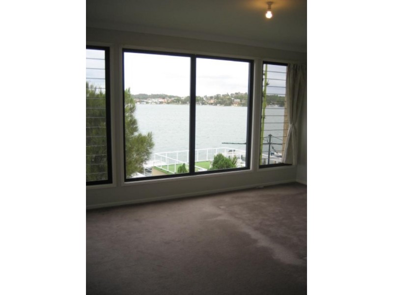 36 Sealand Road, Fishing Point NSW 2283