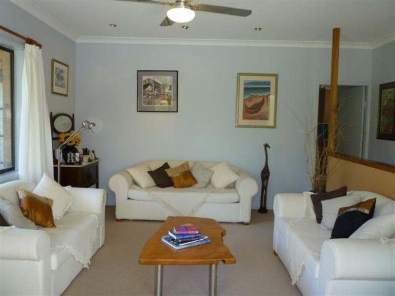 14 Hampton Street, Carey Bay NSW 2283