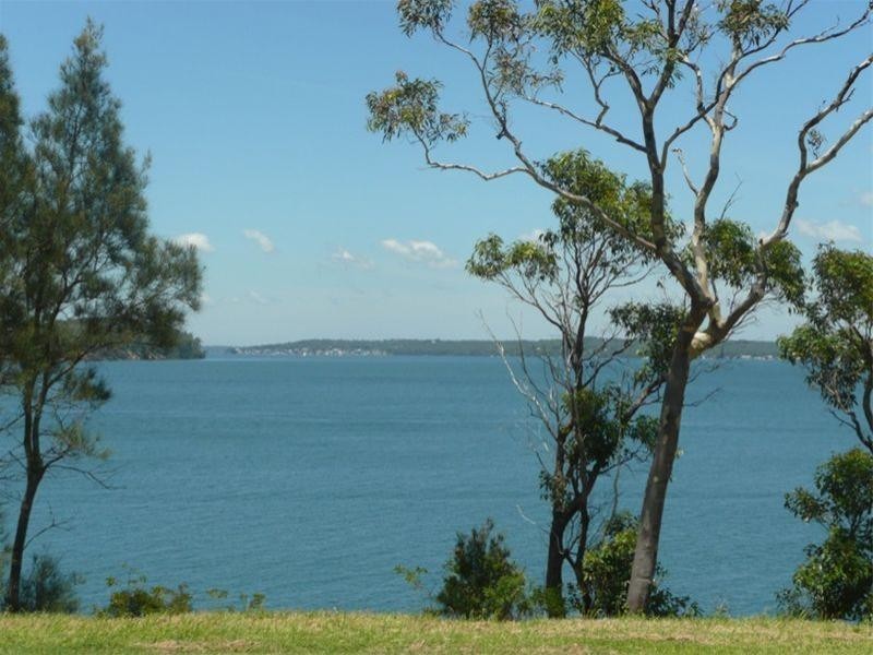 215 Dobell Drive, Wangi Wangi NSW 2267