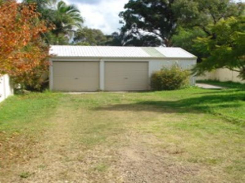 27 Lake Road, Fennell Bay NSW 2283