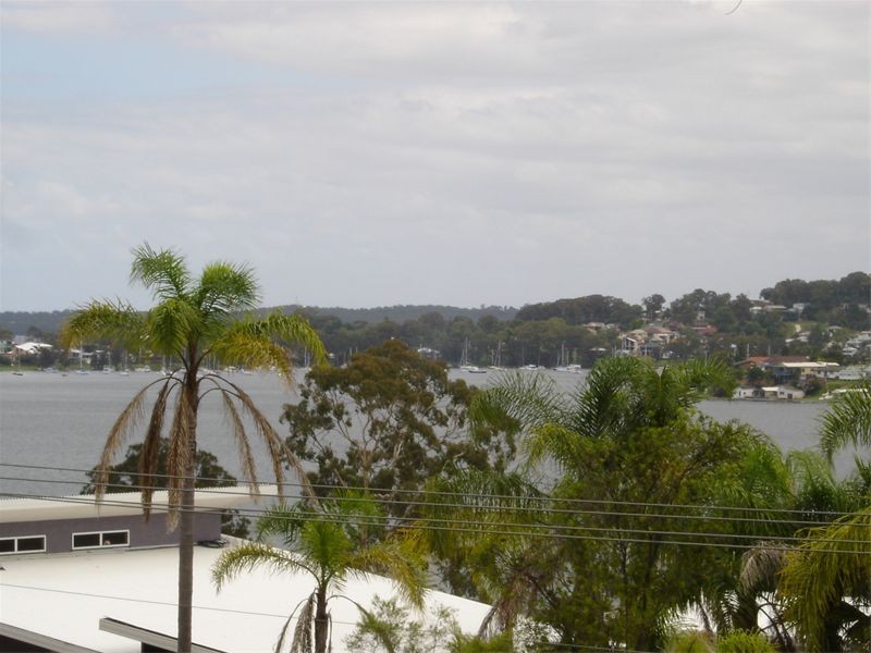 71 Alkrington Avenue, Fishing Point NSW 2283