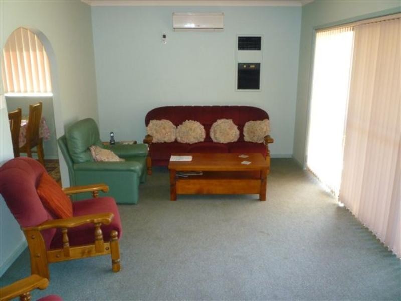 7 Roy Avenue, Bolton Point NSW 2283