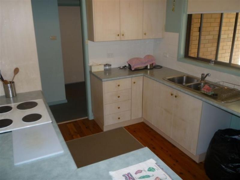 7 Roy Avenue, Bolton Point NSW 2283