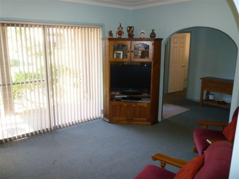7 Roy Avenue, Bolton Point NSW 2283