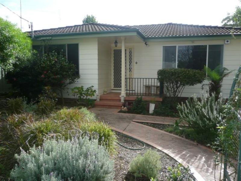 9 Macquarie Road, Fennell Bay NSW 2283