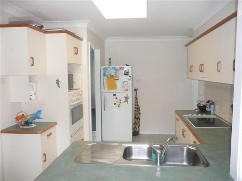 9 Macquarie Road, Fennell Bay NSW 2283