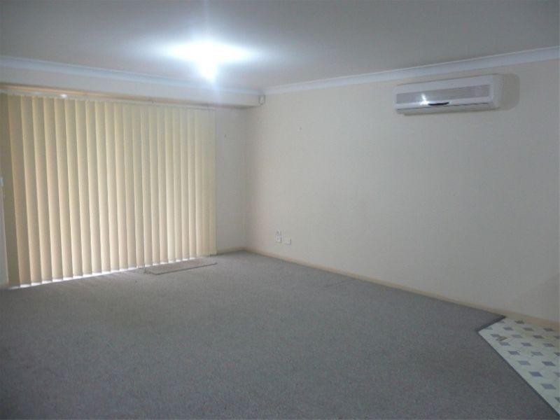 12a Pondee Place, Toronto NSW 2283