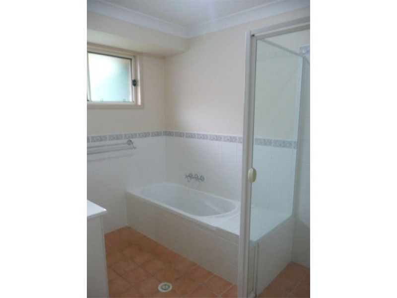 12a Pondee Place, Toronto NSW 2283