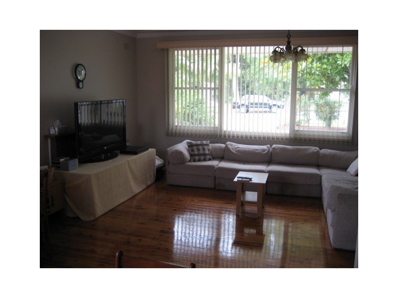 15 Laycock Street, Carey Bay NSW 2283