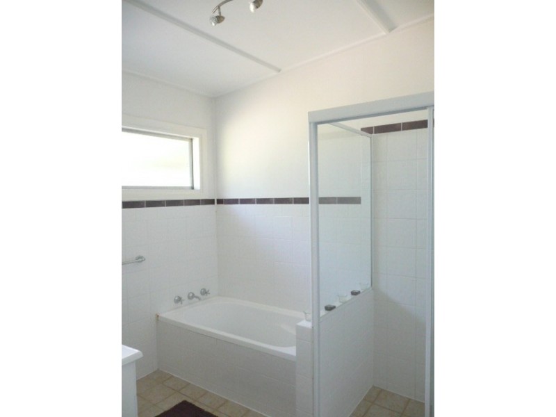 24 Barina Avenue, Kilaben Bay NSW 2283