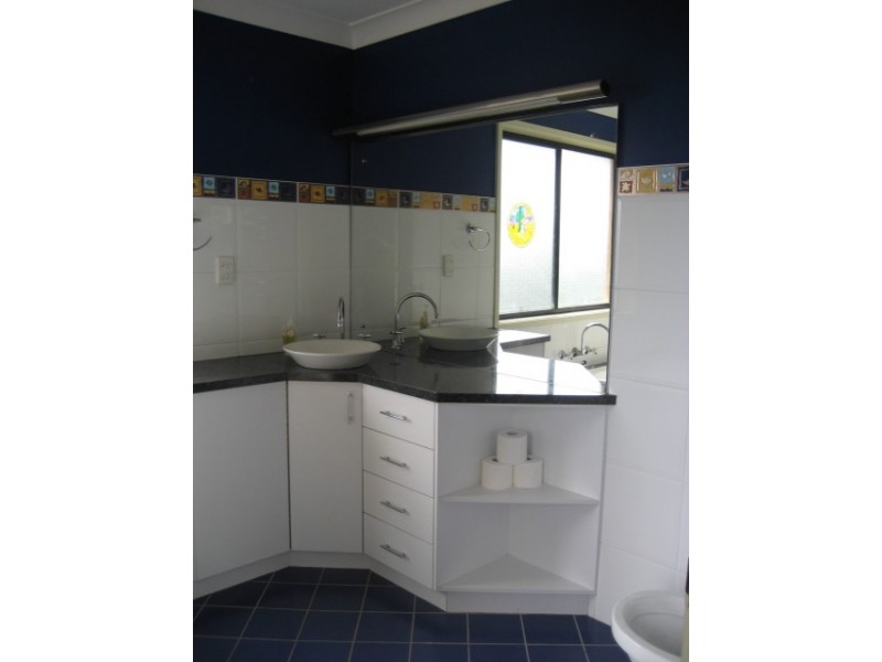 19 Bellevue Lane, Fennell Bay NSW 2283