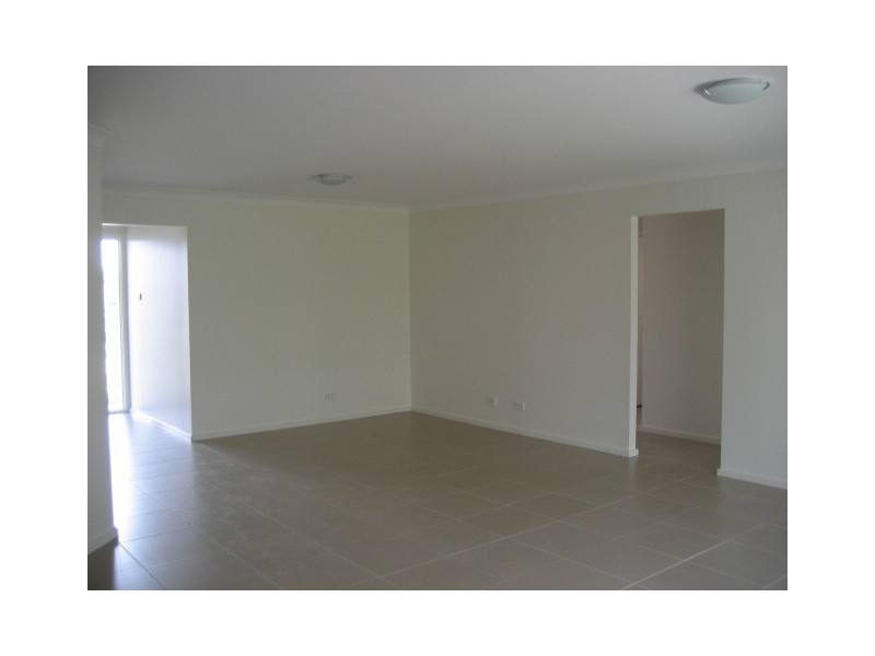 24 Northridge Drive, Cameron Park NSW 2285