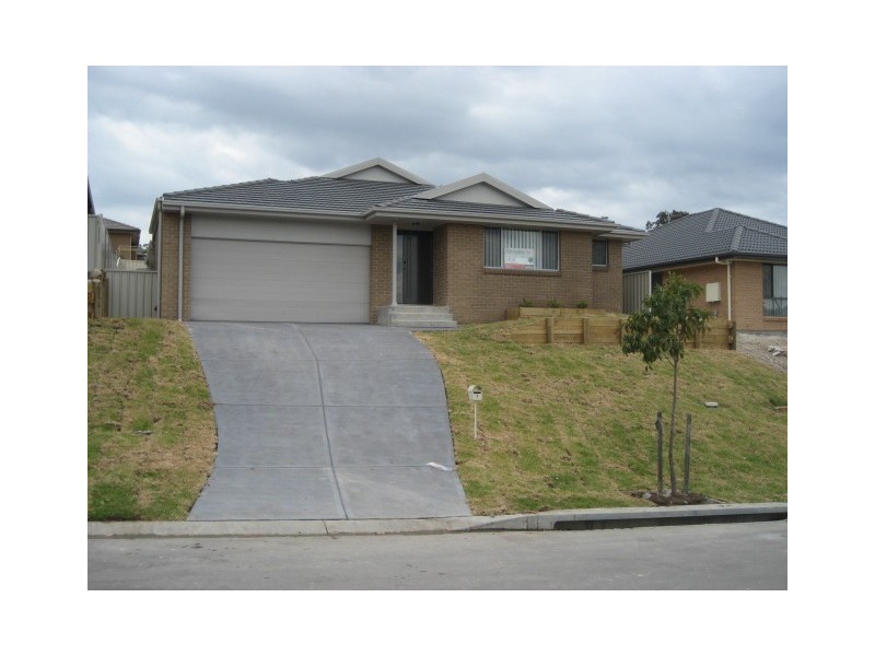 7 Clarkstone Avenue, Cameron Park NSW 2285