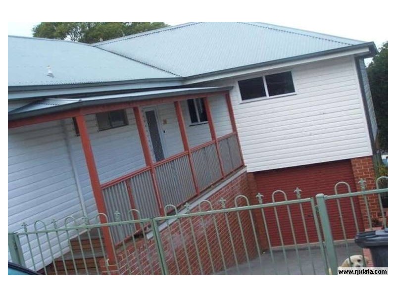 34 Middle Point Road, Bolton Point NSW 2283