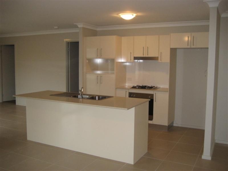 7 Wigeon Chase, Cameron Park NSW 2285