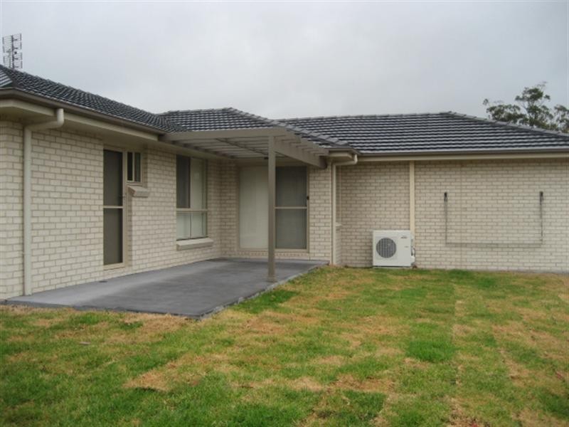 7 Wigeon Chase, Cameron Park NSW 2285