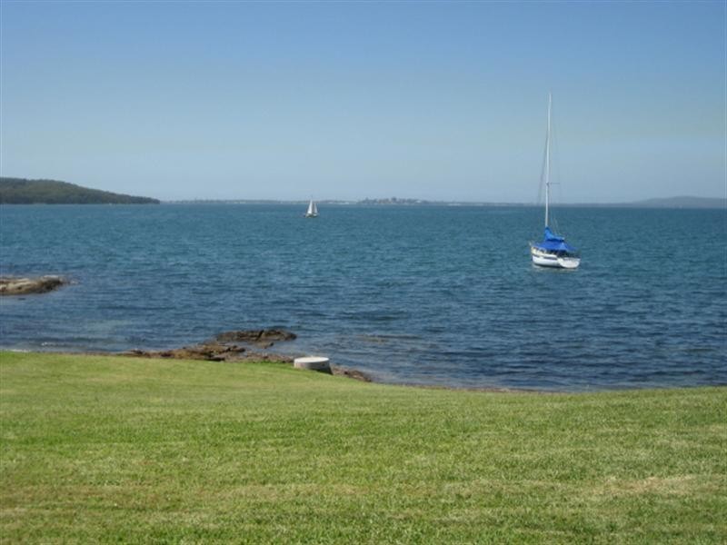 12 Macquarie Street, Bolton Point NSW 2283