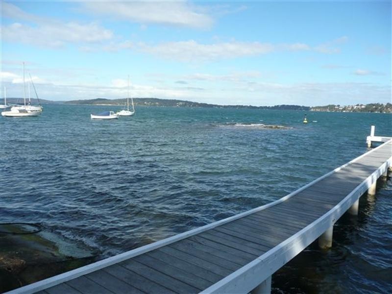 355 Coal Point Road, Coal Point NSW 2283