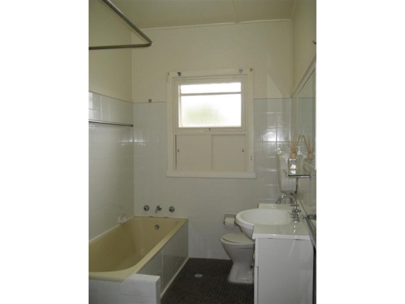 54 Kilaben Road, Kilaben Bay NSW 2283