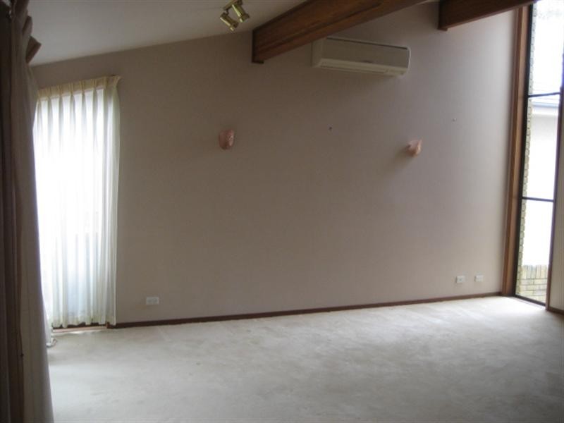 94 Sealand Road, Fishing Point NSW 2283