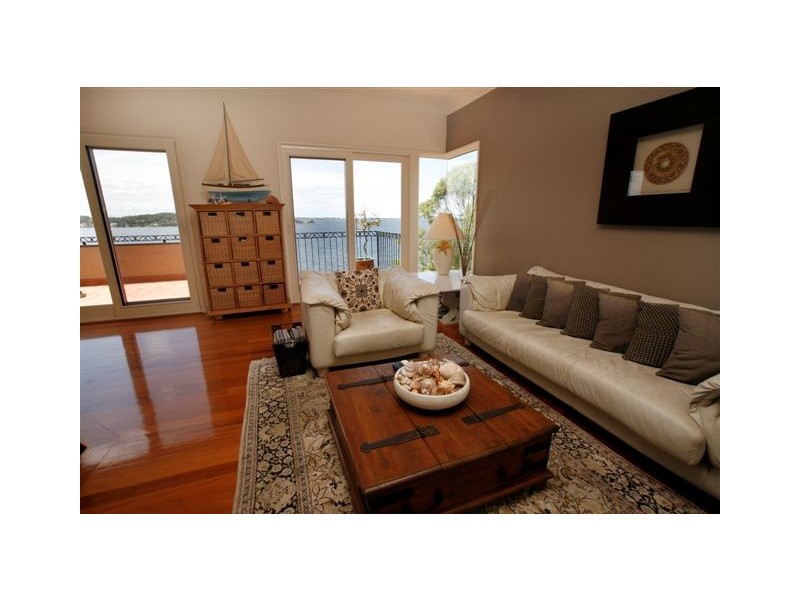 241 Fishing Point Road, Fishing Point NSW 2283
