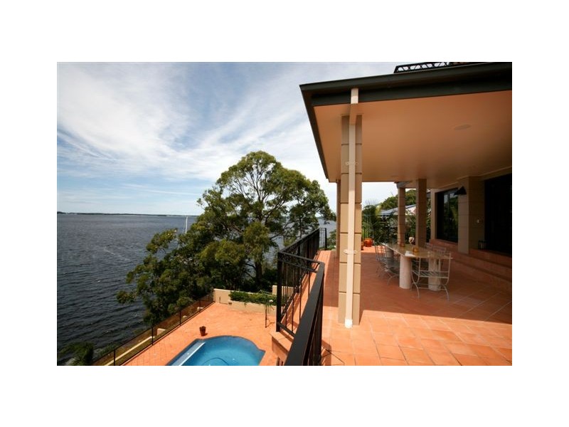 241 Fishing Point Road, Fishing Point NSW 2283