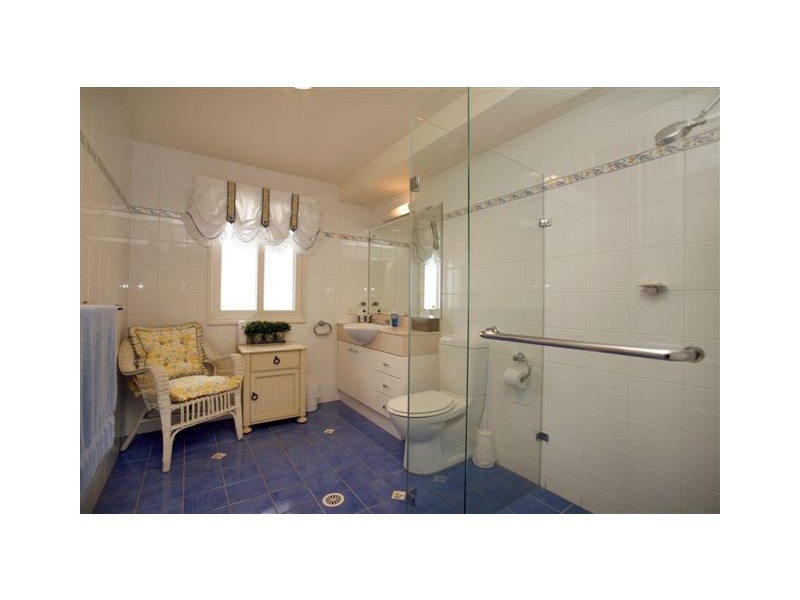 241 Fishing Point Road, Fishing Point NSW 2283