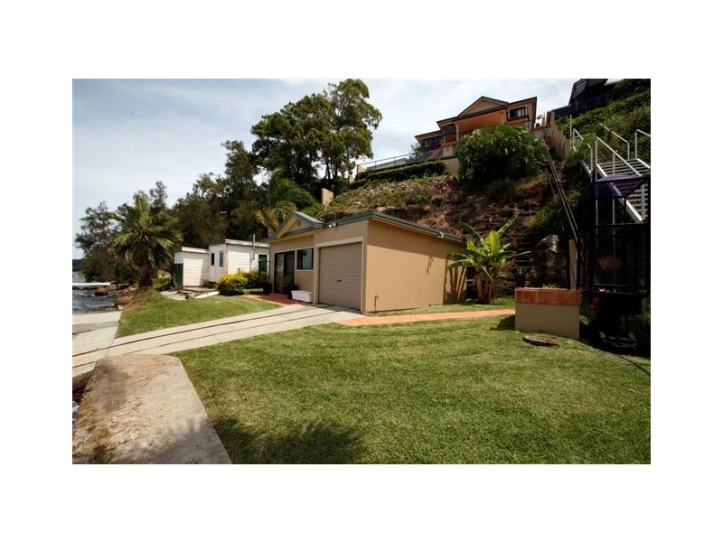 241 Fishing Point Road, Fishing Point NSW 2283