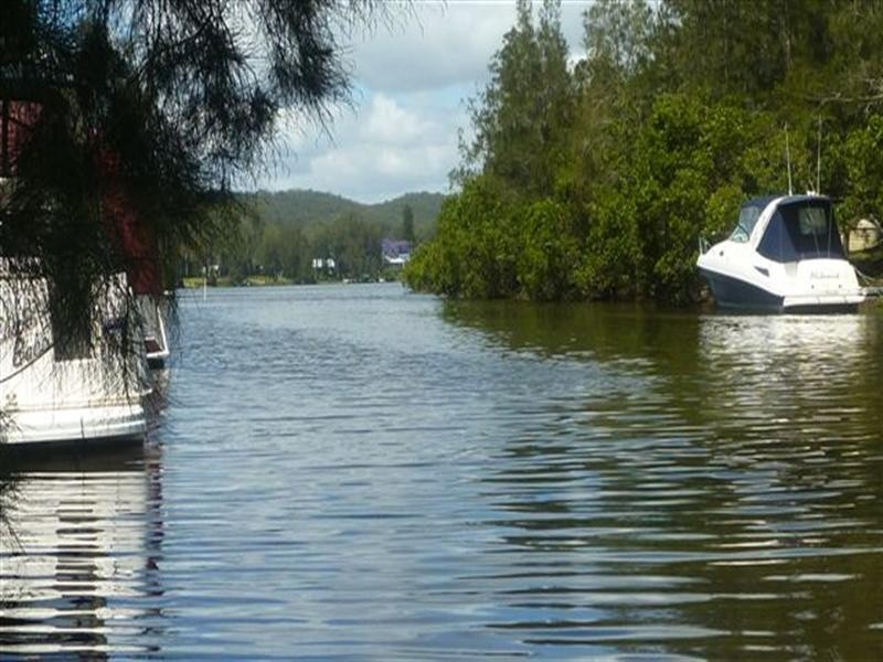 21 Brougham Avenue, Fennell Bay NSW 2283