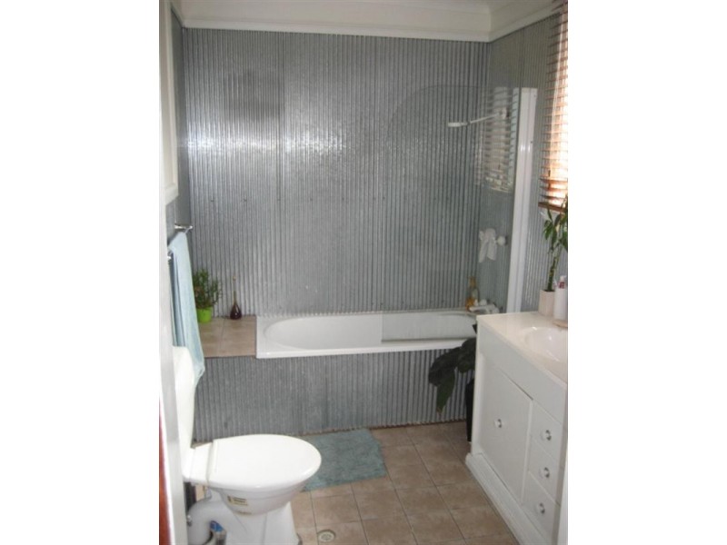 13 Sealand Road, Fishing Point NSW 2283