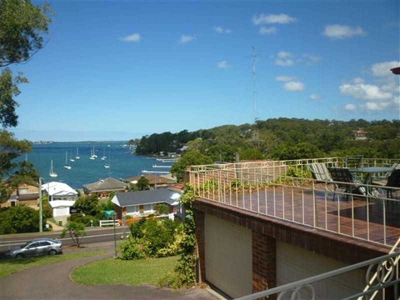 11 Ambrose Street, Carey Bay NSW 2283