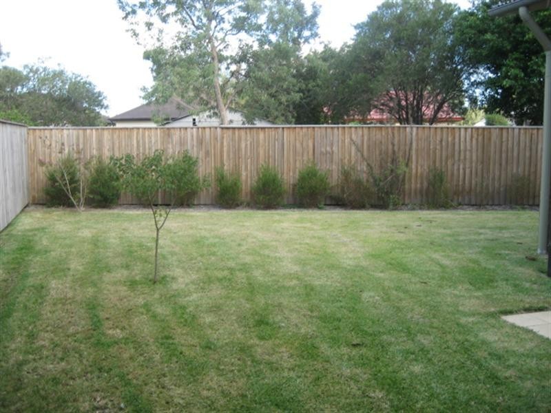 1 Kestrel Circuit, Shortland NSW 2307