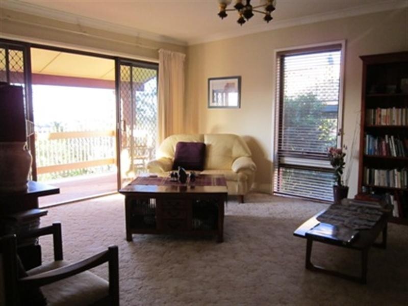 253 Excelsior Parade, Toronto NSW 2283