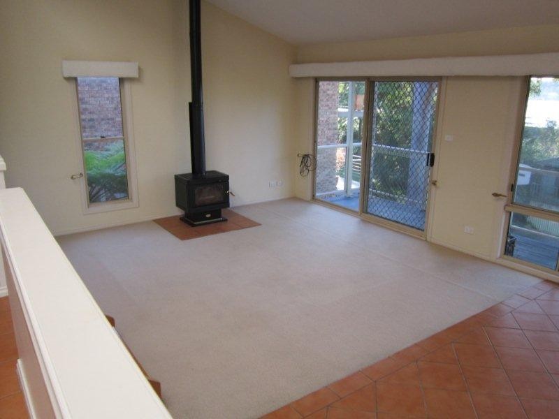 7 Sunlight Parade, Fishing Point NSW 2283