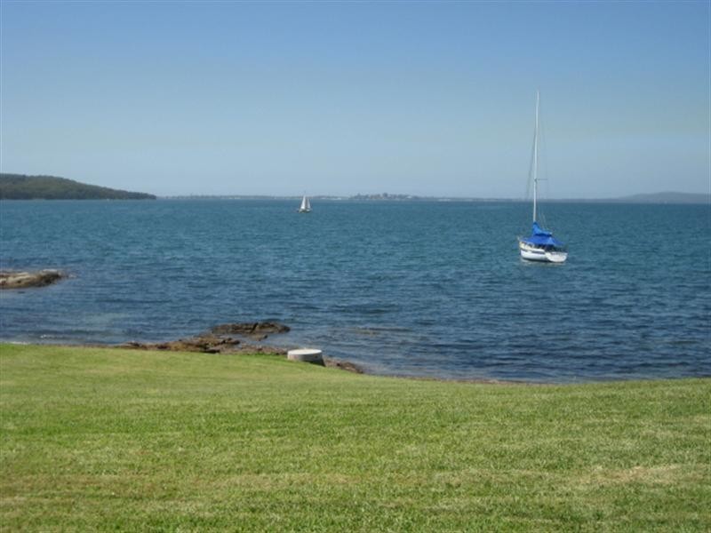 12 Macquarie Street, Bolton Point NSW 2283