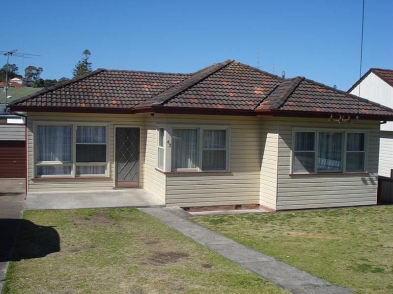 45 Clarence Street, Glendale NSW 2285