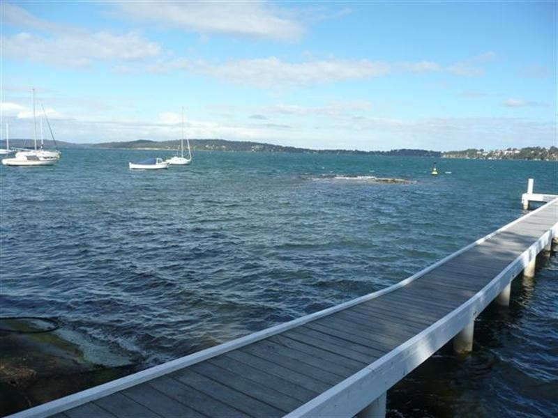 355 Coal Point Road, Coal Point NSW 2283