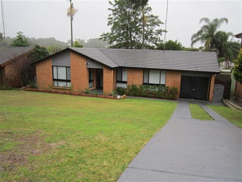 4 Wyera Crescent, Carey Bay NSW 2283