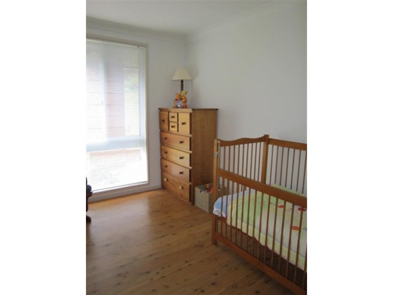 4 Wyera Crescent, Carey Bay NSW 2283