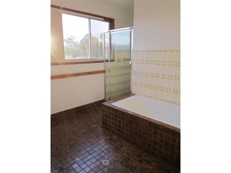 102 Ridge Road, Kilaben Bay NSW 2283