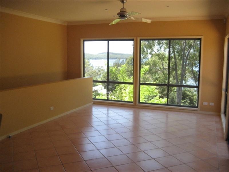 12A Macquarie Street, Bolton Point NSW 2283