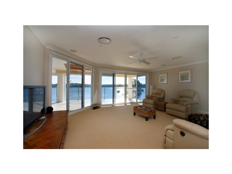 Fishing Point NSW 2283