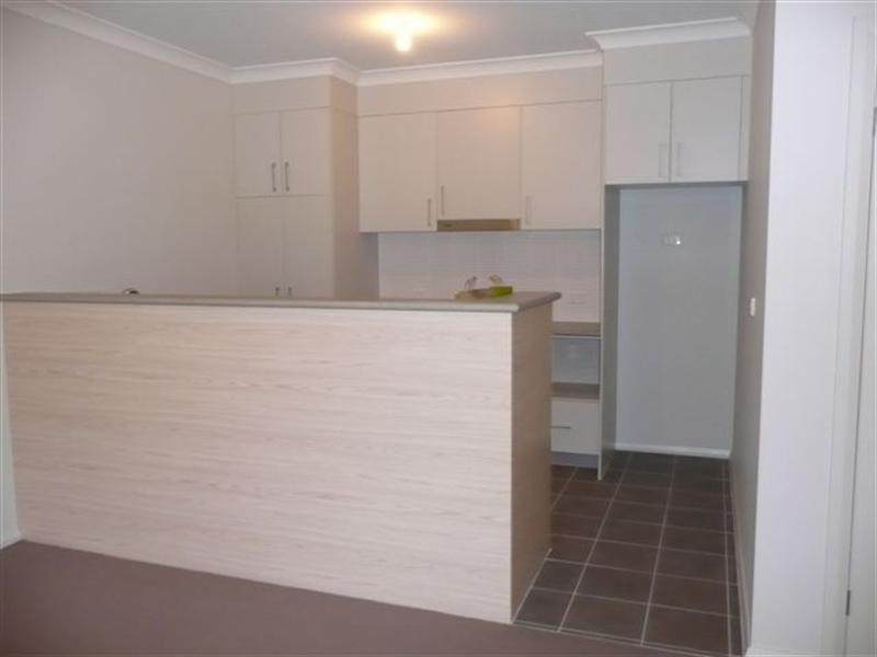 33 Kestral Circuit, Shortland NSW 2307