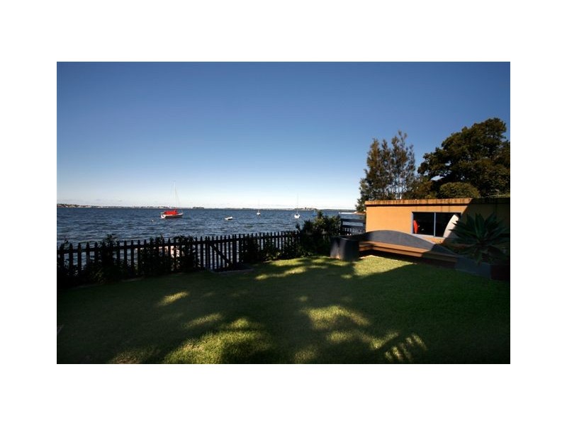 182 Skye Point Road, Coal Point NSW 2283