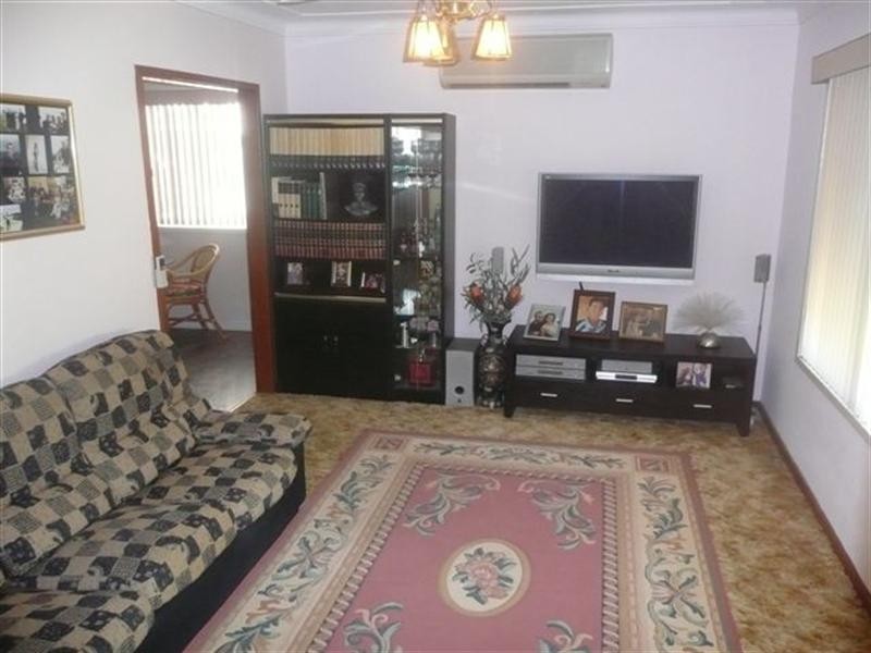 25 Sandra Street, Fennell Bay NSW 2283