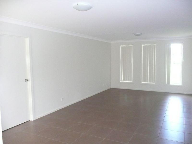 12 Graysynd Circuit, Cameron Park NSW 2285