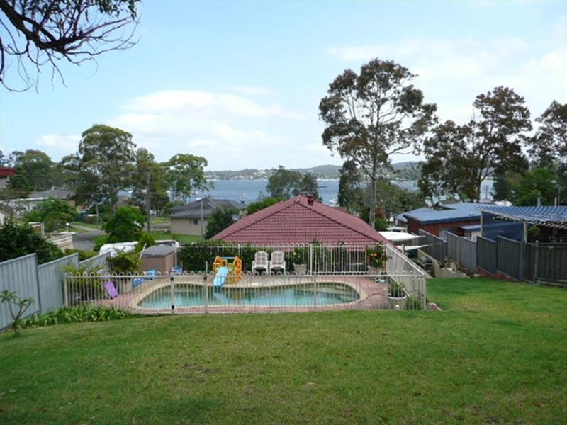 88 Bay Road, Bolton Point NSW 2283