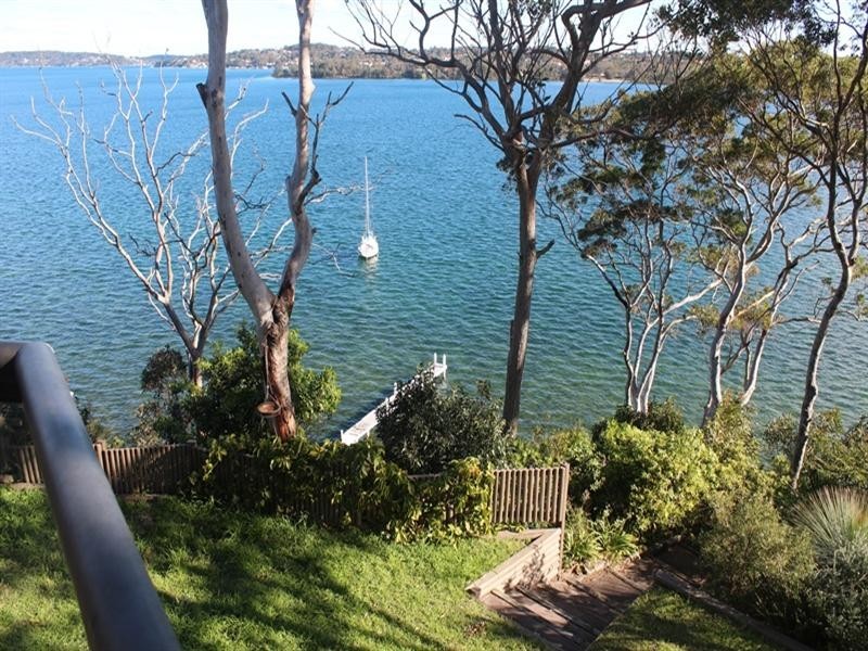 21 Coal Point Road, Coal Point NSW 2283