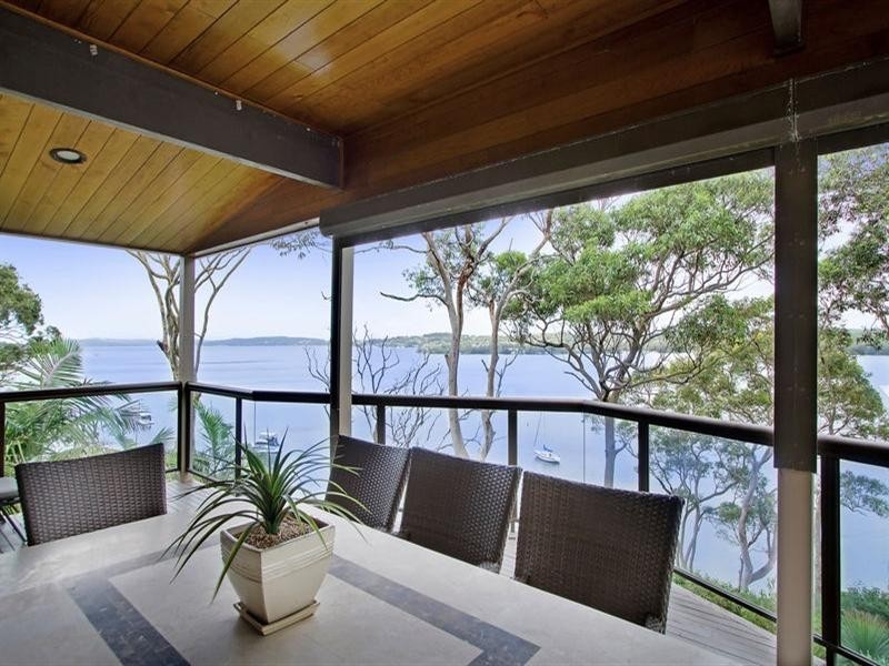 21 Coal Point Road, Coal Point NSW 2283
