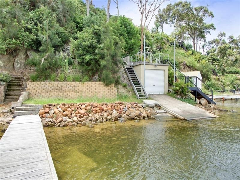 21 Coal Point Road, Coal Point NSW 2283